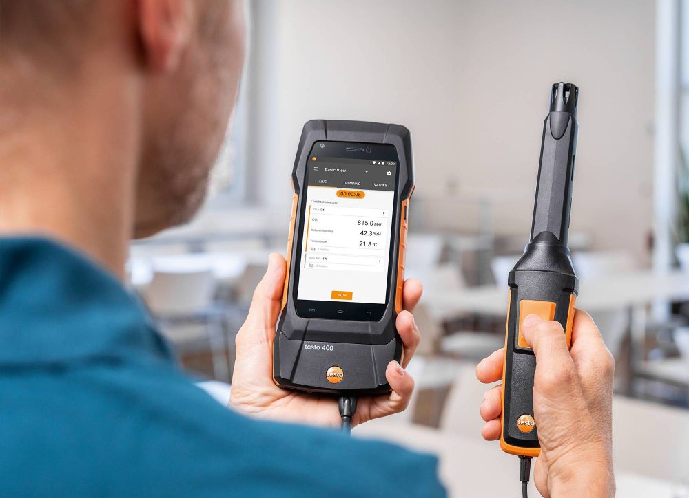 Universal air velocity & IAQ measuring instrument testo 400