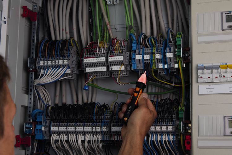 testo 745 - Non-contact voltage tester